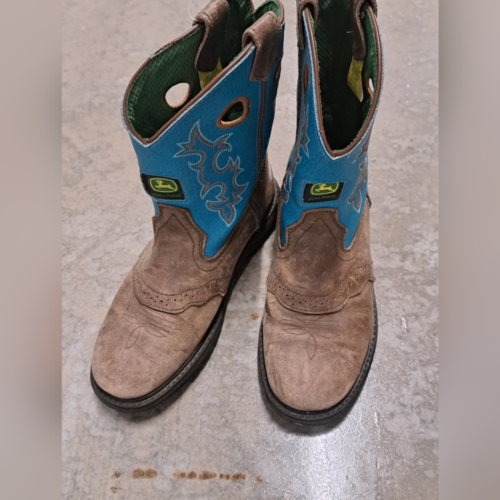 John Deere size 6 boots women's